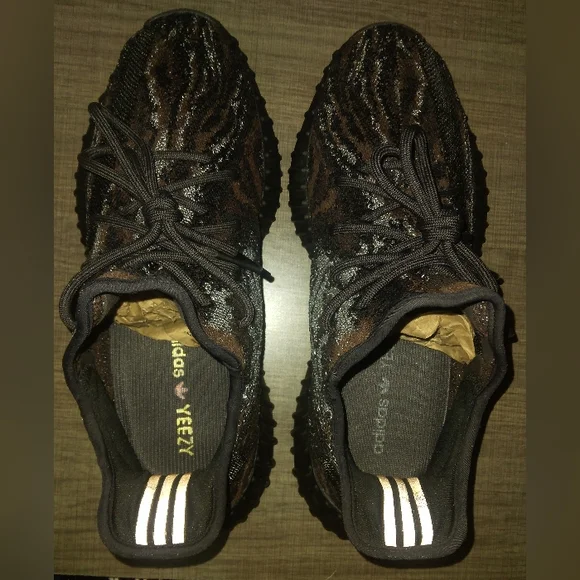 --Adidas-- "Yeezy Boost 350 V2" (MX Rock).... like new - Picture 5 of 9